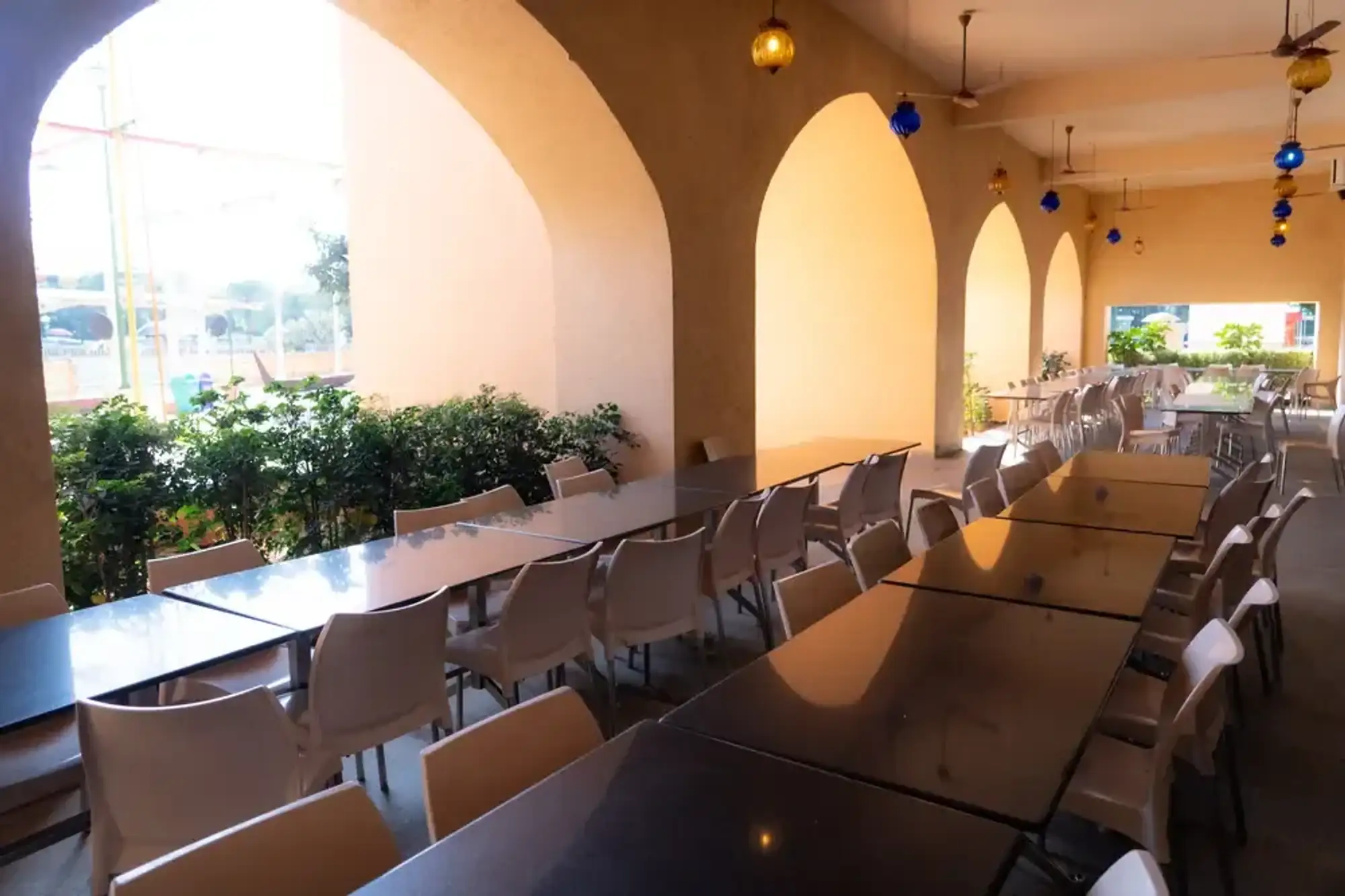 Waves Restaurant image 2