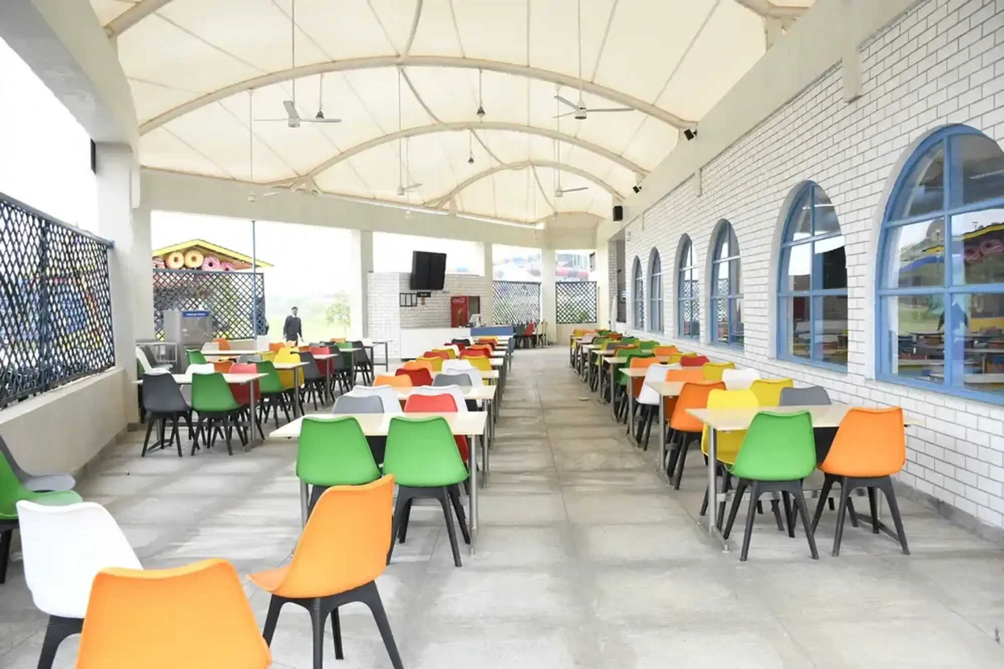 Waves Restaurant image 2