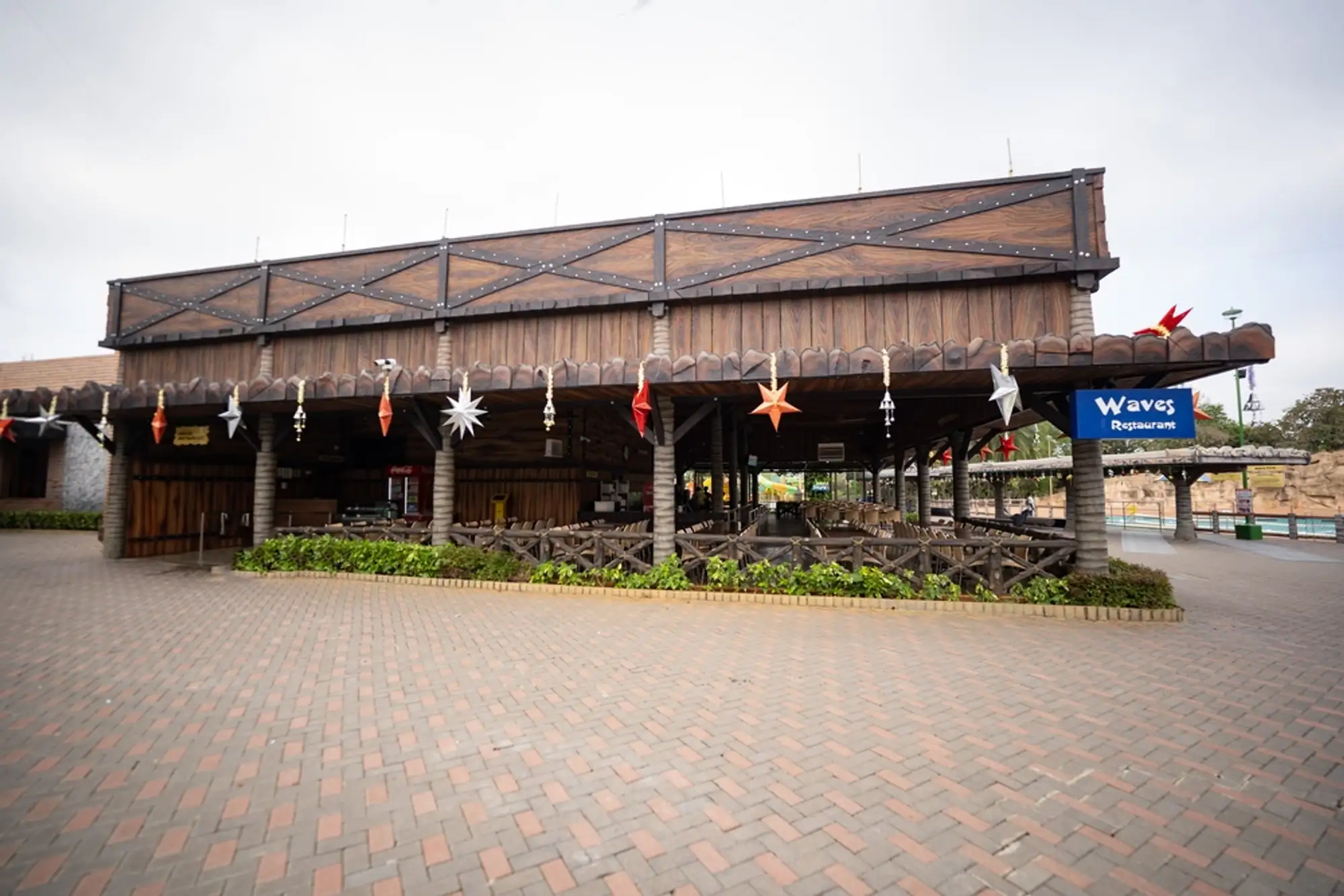 Waves Restaurant image 1