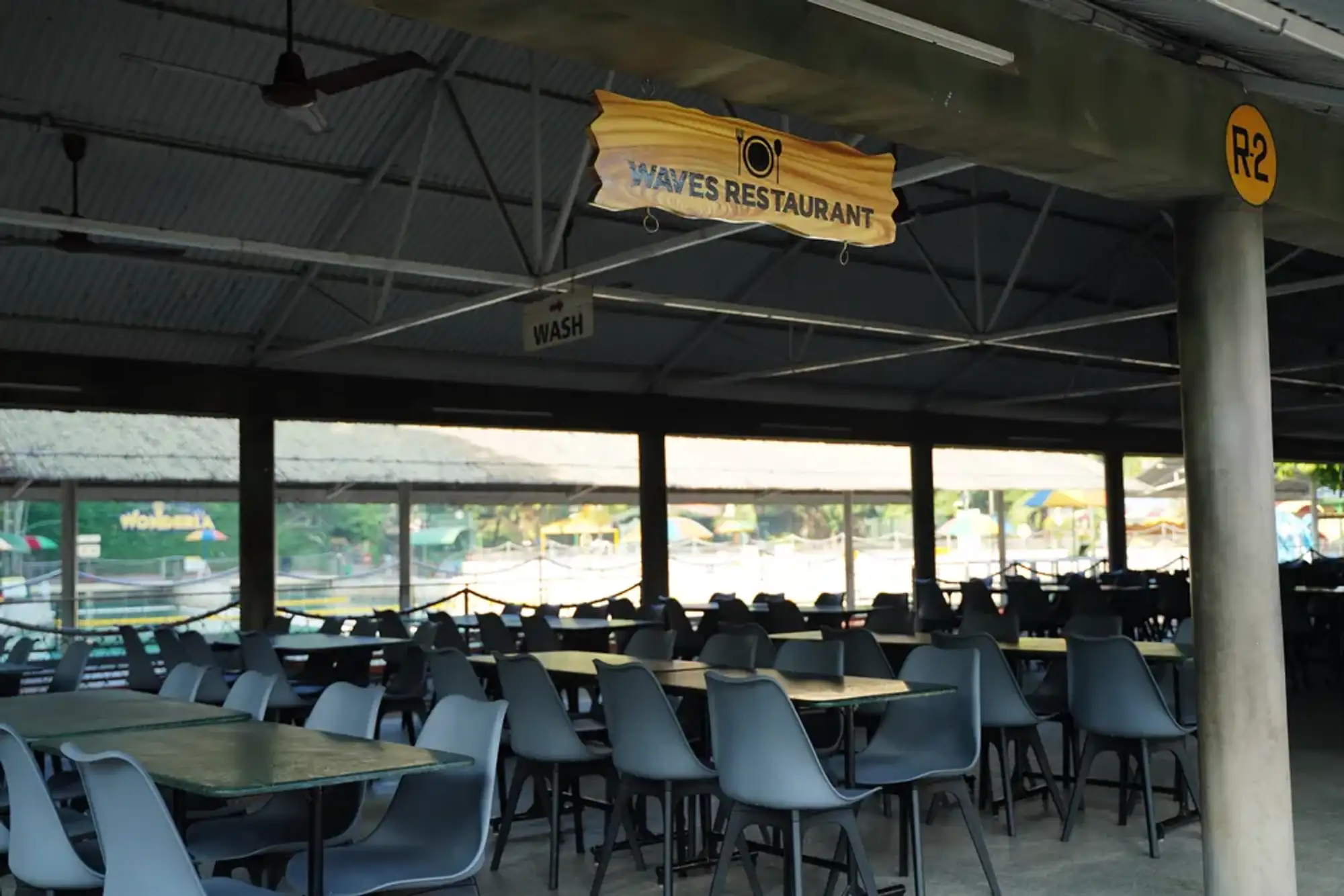 Waves Restaurant image 1