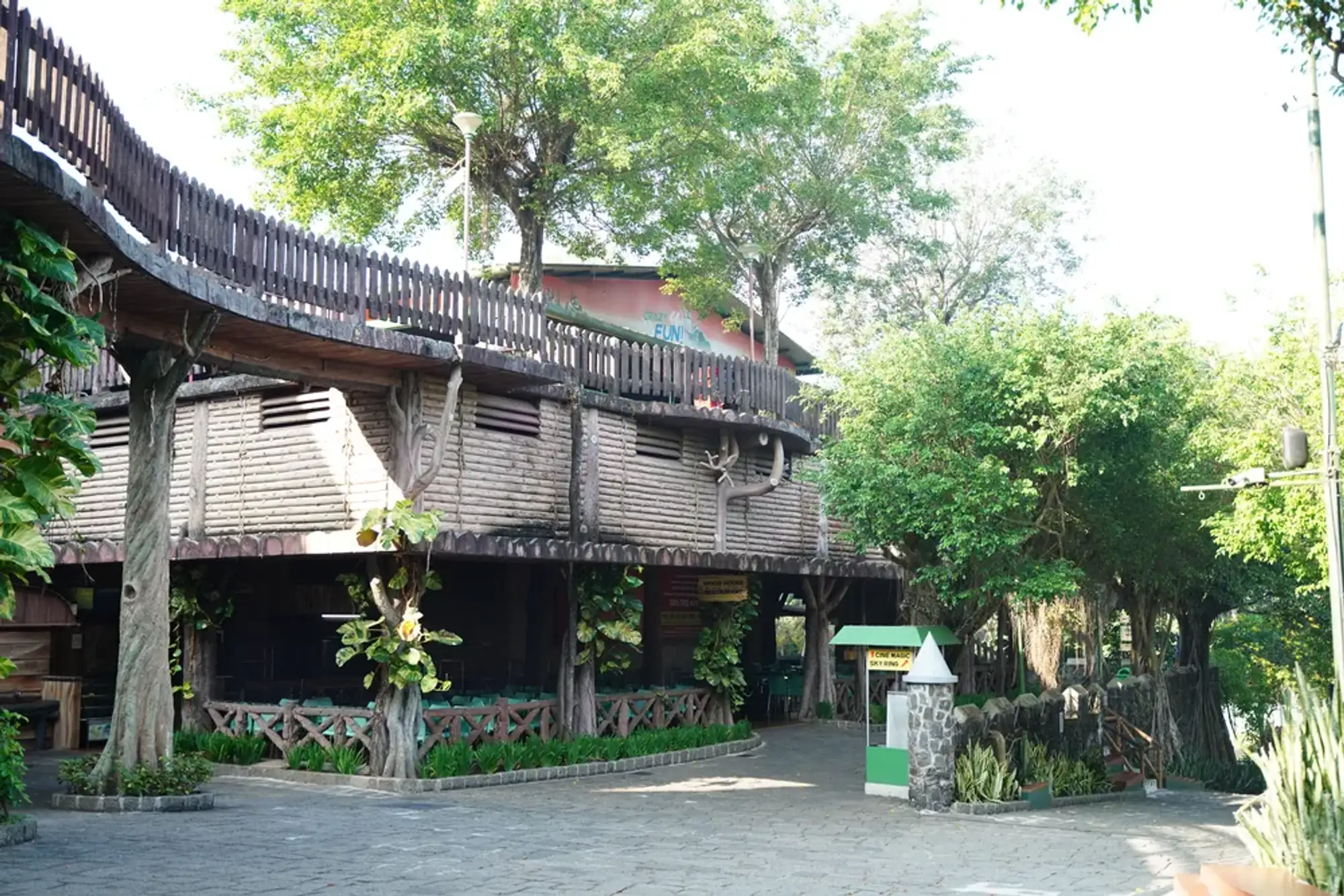 Wood House Restaurant image 2